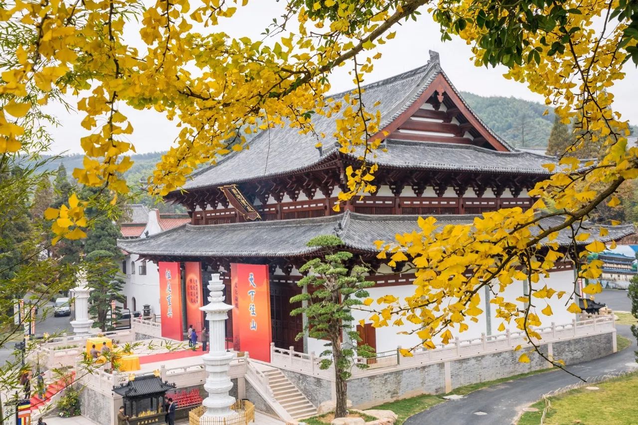 径山寺与杭州的灵隐寺,净慈寺,宁波的天童寺,阿育王寺并称为"禅院五山