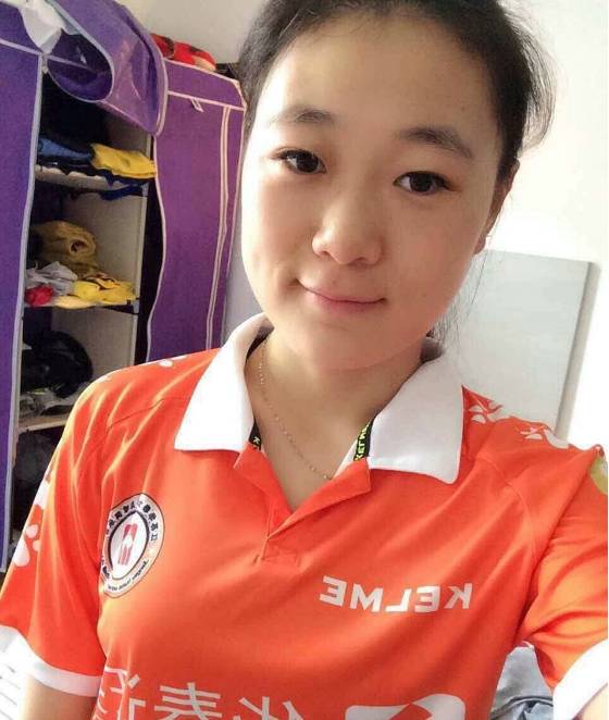 中国足球 姚凌薇,1995年生,身高165cm的她在球队能胜任中场,边