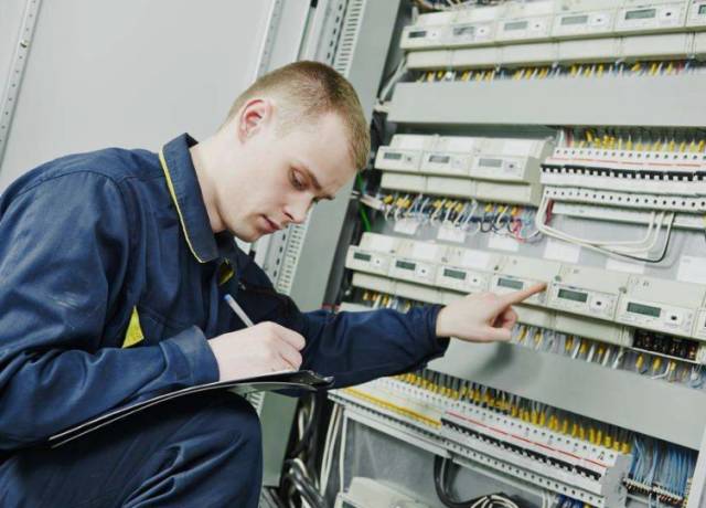 电气工程师是专业技术资格,属于中级职称,发证单位是人事局或者人事厅