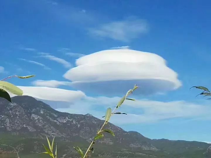 丽江惊现ufo云,惊动了美国宇航局,惊艳了全宇宙!