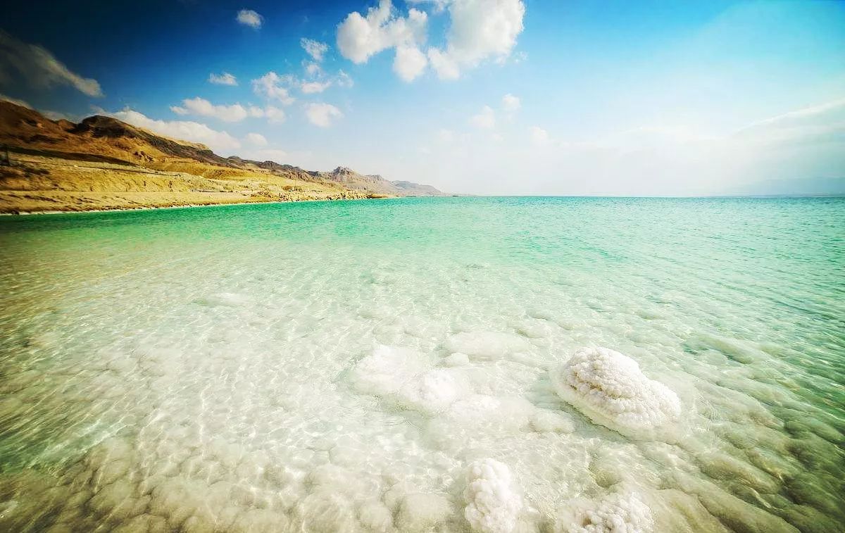以色列死海终于确认了死海是淹不死你但可以腌死你