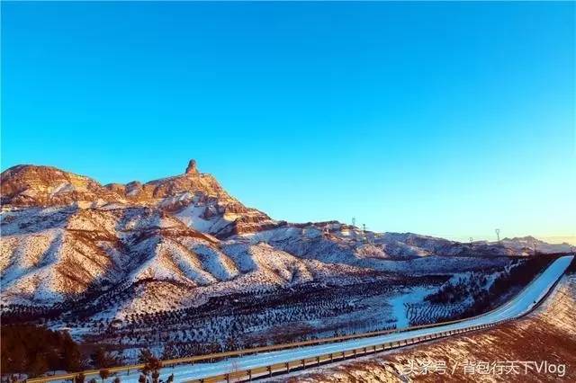 乌海市甘德尔山上成吉思汗雕像,相当壮观!