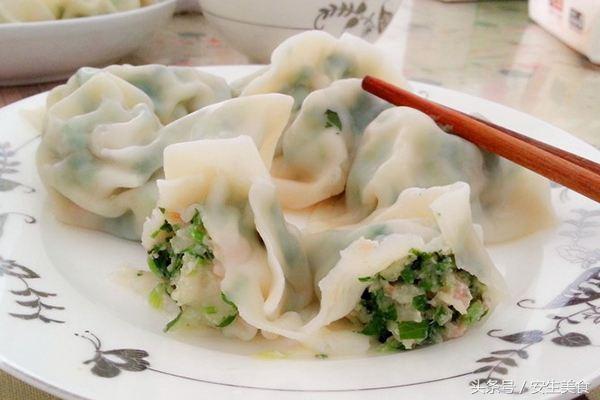 美食 正文 芹菜肉馅的饺子因为融合了芹菜的清香和猪肉的醇厚,再加