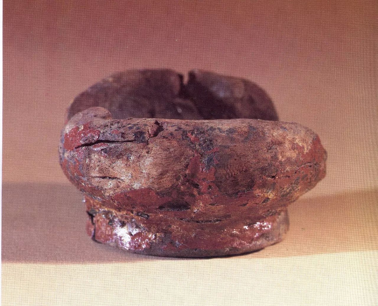 新石器时代 河姆渡文化 木胎朱漆碗