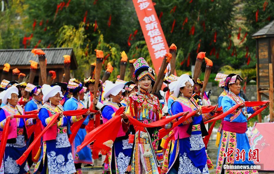 万余民众众齐聚四川北川 共同欢庆羌历新年