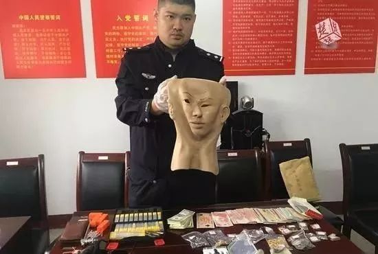 自由出入小区猖狂行窃一张硅胶制成的"人皮"面具可以让人瞬间"变脸"