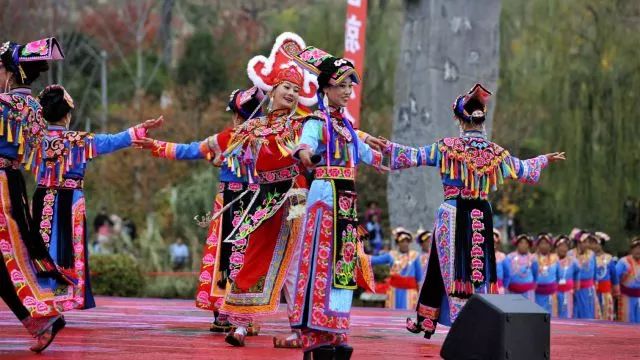 日麦节羌族同胞们新年快乐