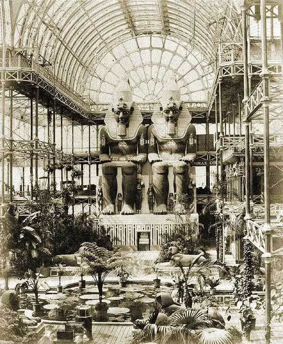 crystal palace,以钢铁为骨架,玻璃为主要建材,1851年首届世博会的