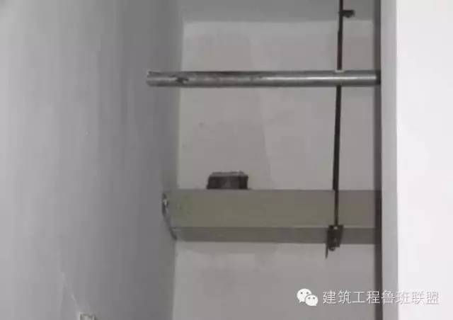 ▌弱电综合管线设计 14,桥架与预埋管路的连通 通病:桥架与预埋管路