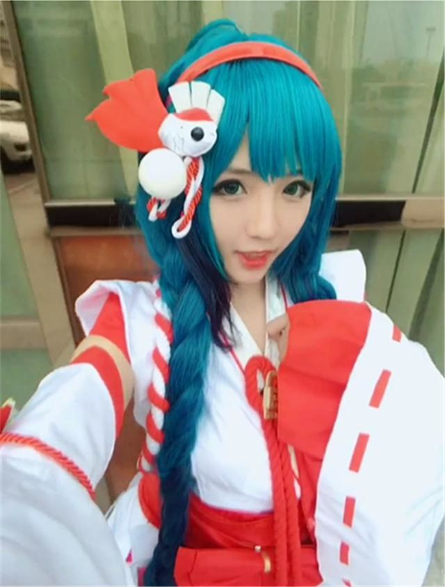 娇柔女孩cosplay大乔,却发出抠脚大汉嗓音:欢迎来到王者荣耀