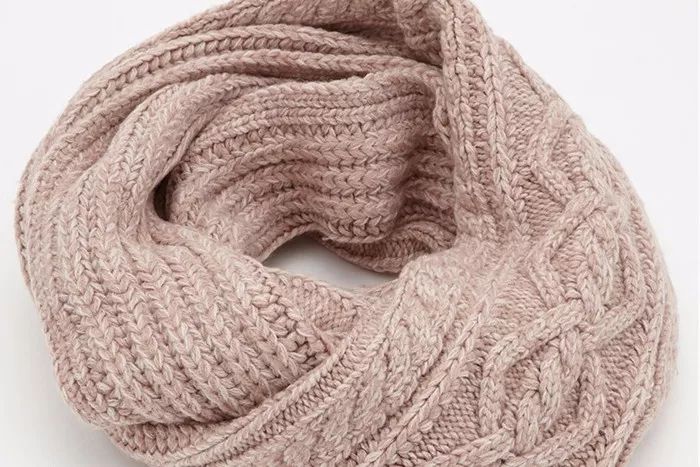 最简单的围巾_秋冬围巾8种系法最时髦