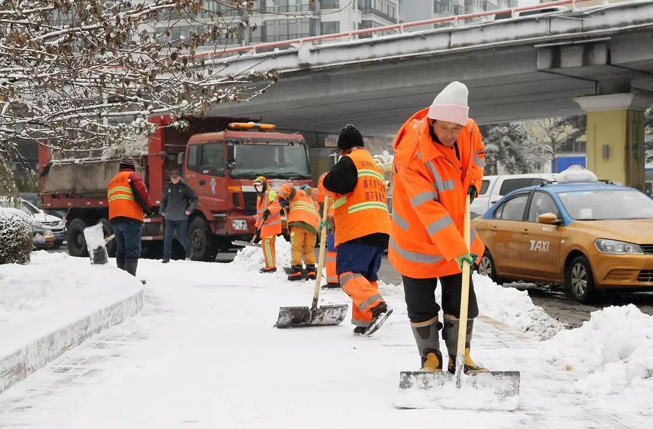 市环卫办清冰雪丨可能是全中国最强大的专业清雪队伍