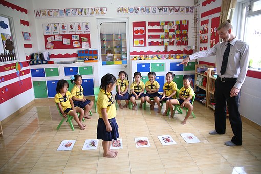 外来人口钱清上幼儿园_人多学位少 深圳幼儿园涉嫌无资质办学