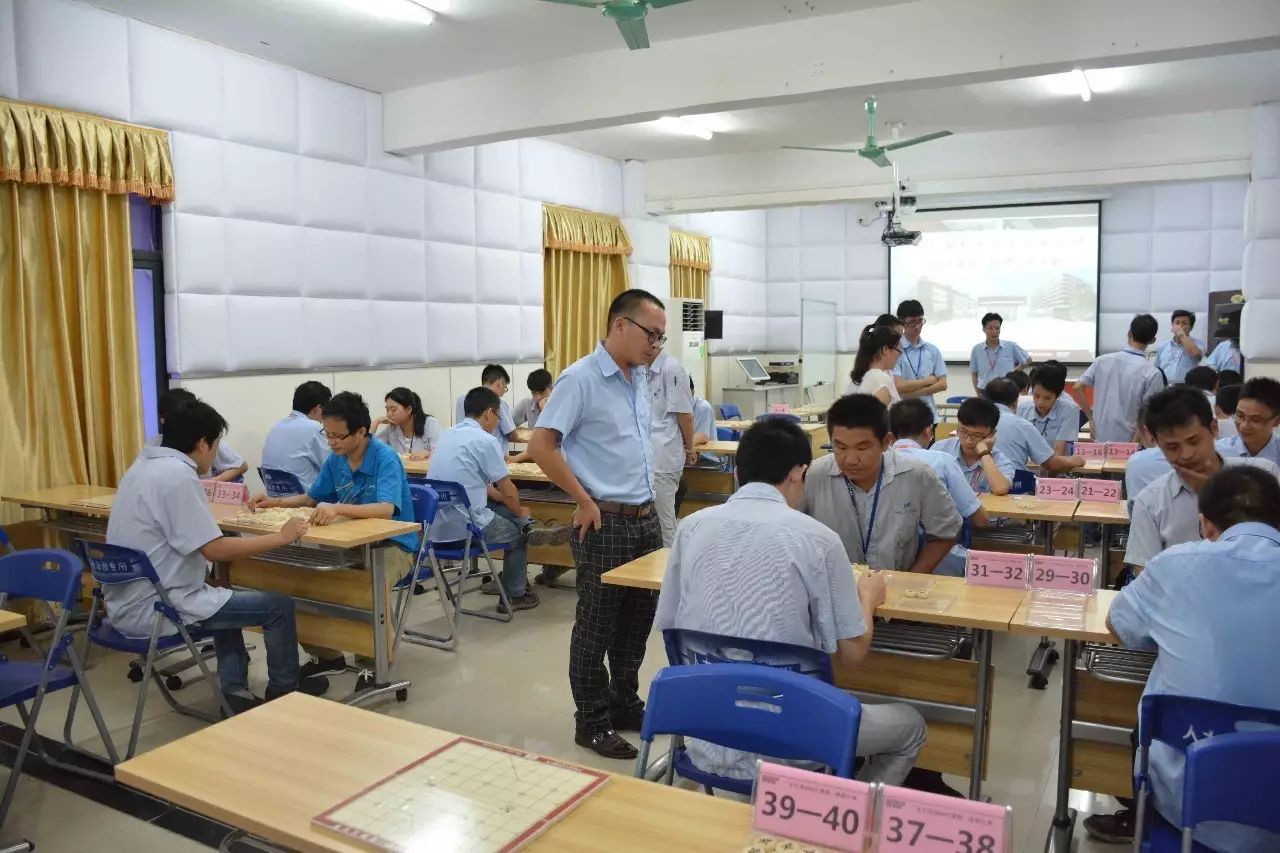 招聘女普工_东山精密光电招那女普工能住宿舍最好(2)