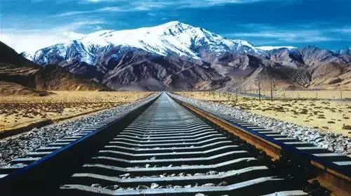 中国造价2000亿的川藏铁路曝光，坐火车从成都到拉萨只要13小时，票价300元多一些 ..._图1-4