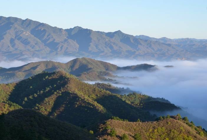 燕山山脉的灵秀一览无遗,离开雾霾拥堵的城市,从这段开始正式进入身体