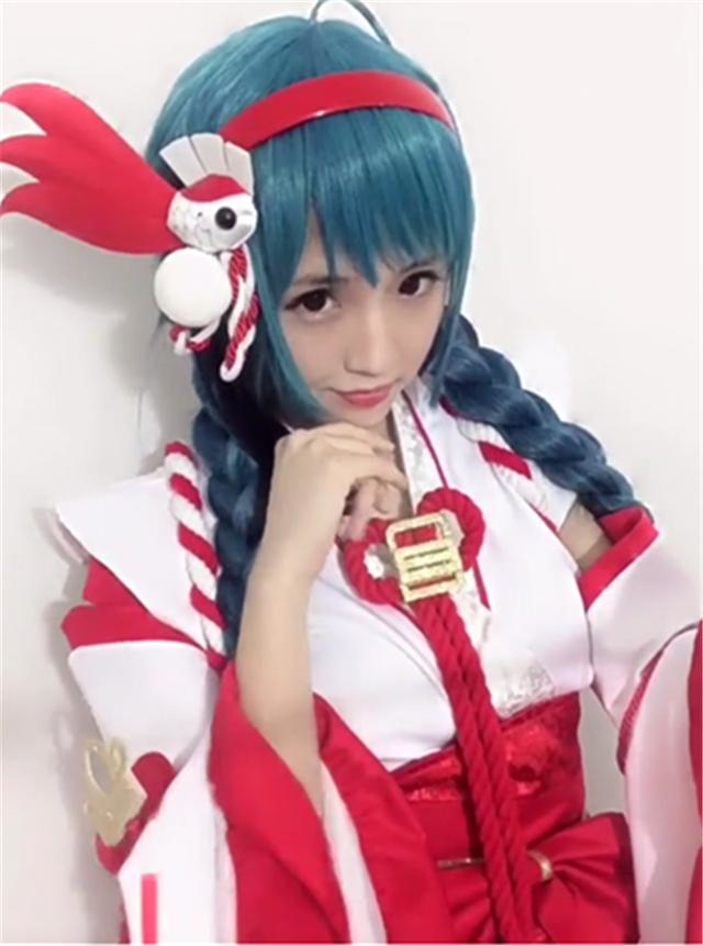 娇柔女孩cosplay大乔,却发出抠脚大汉嗓音:欢迎来到王者荣耀