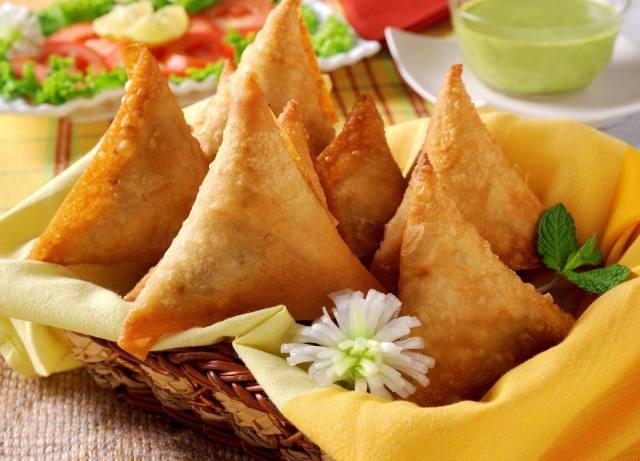 油炸饺子samosa