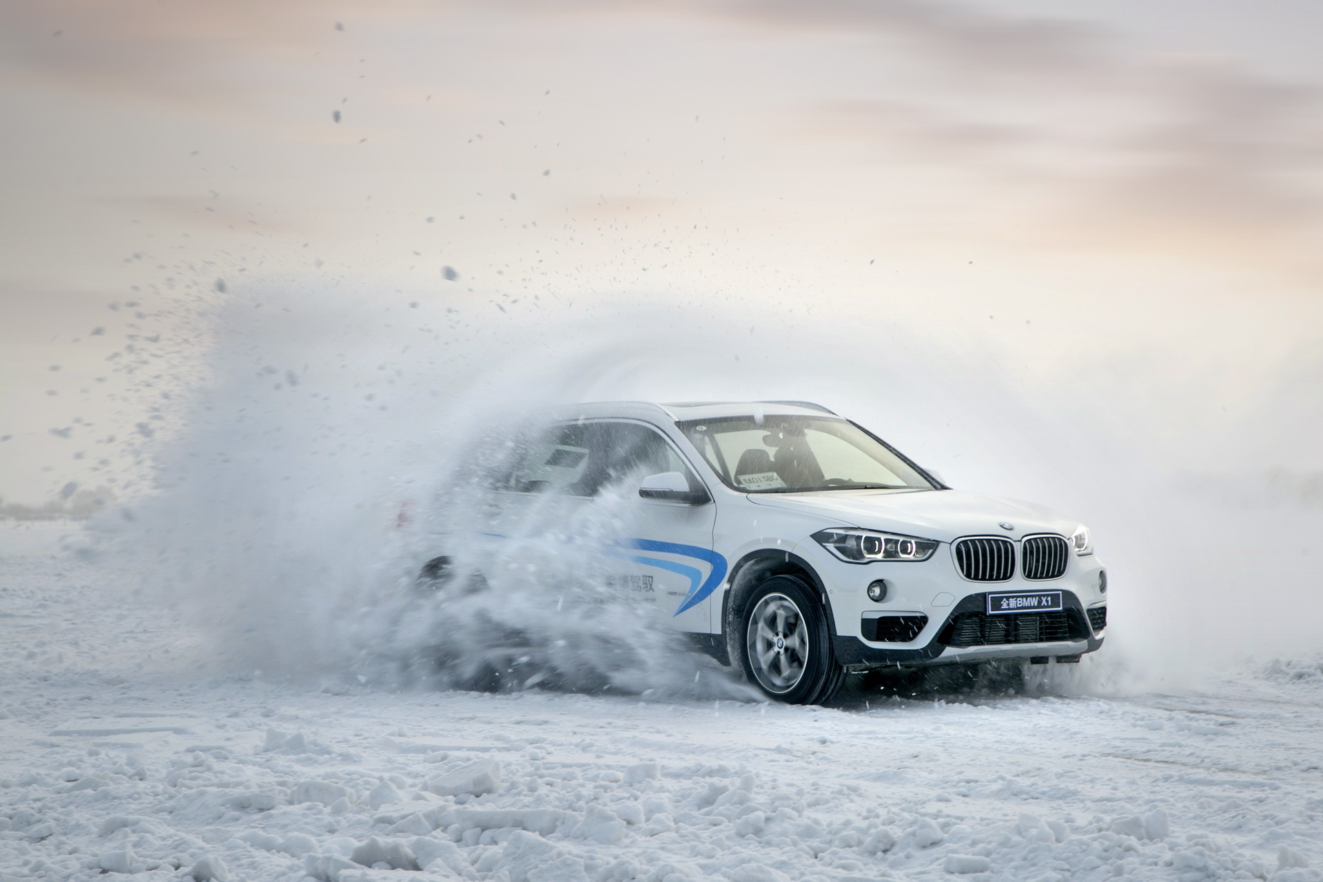 用冰雪激起心底的纯粹2017 bmw冰雪驾控