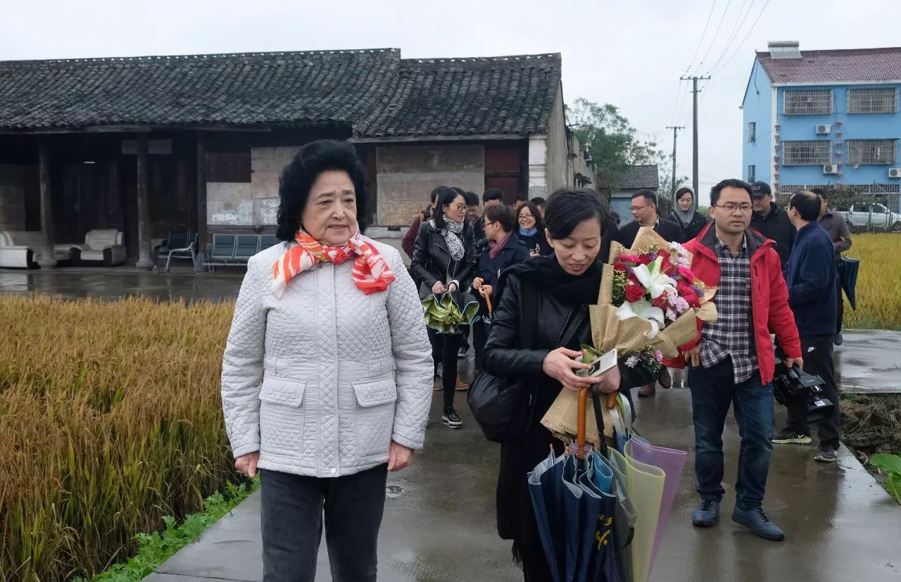 人物丨俞丽拿梁祝化蝶缠绕在我的琴弦内含周日文化活动