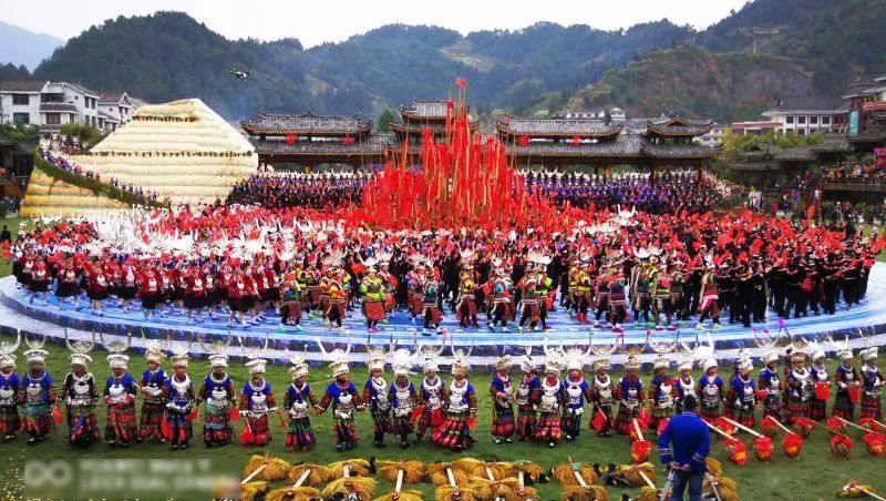 11月16日开始,贵州雷山2017苗年节拉开序幕,今天在雷山县文体广场举行