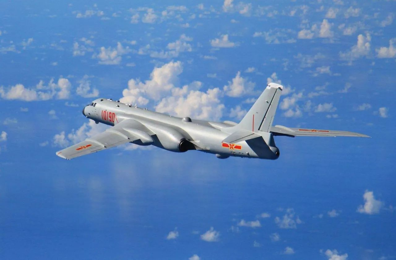 中国空军多架轰-6K战机前出岛链战巡南海_搜狐军事_搜狐网