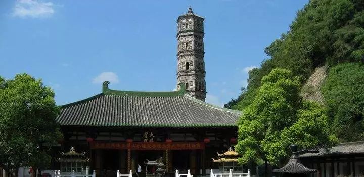 临海龙兴寺在弘扬中国佛教天台宗时,就起着极其重要的作妹.