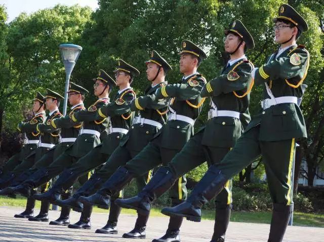 东华大学国旗护卫队