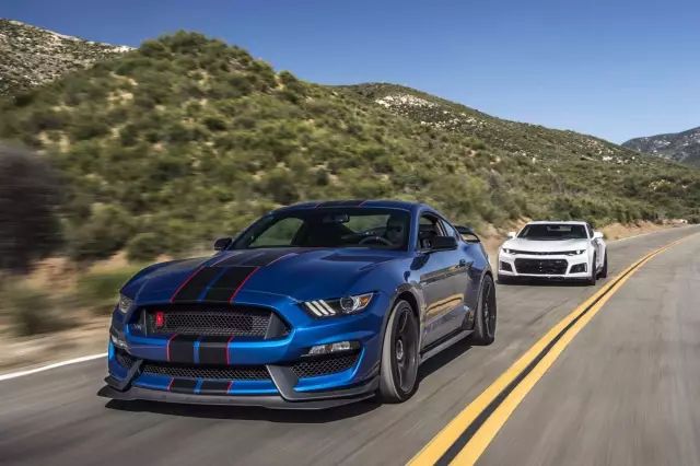 2017雪佛兰camaro zl1 vs 福特mustang gt350r