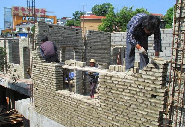 土地确权按人口_干裂的土地图片