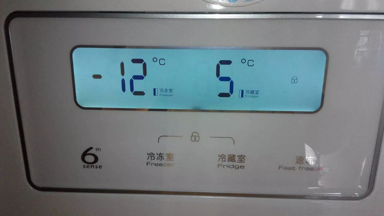 如果是最近新买的冰箱, 那么调节温度就更加简单了.