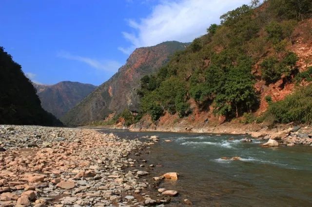 十万大山内部人口_十万大山