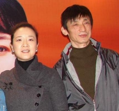 陈小艺主演了电视剧《外来妹》,以"赵小云"角色一炮而红;十年前,丈夫