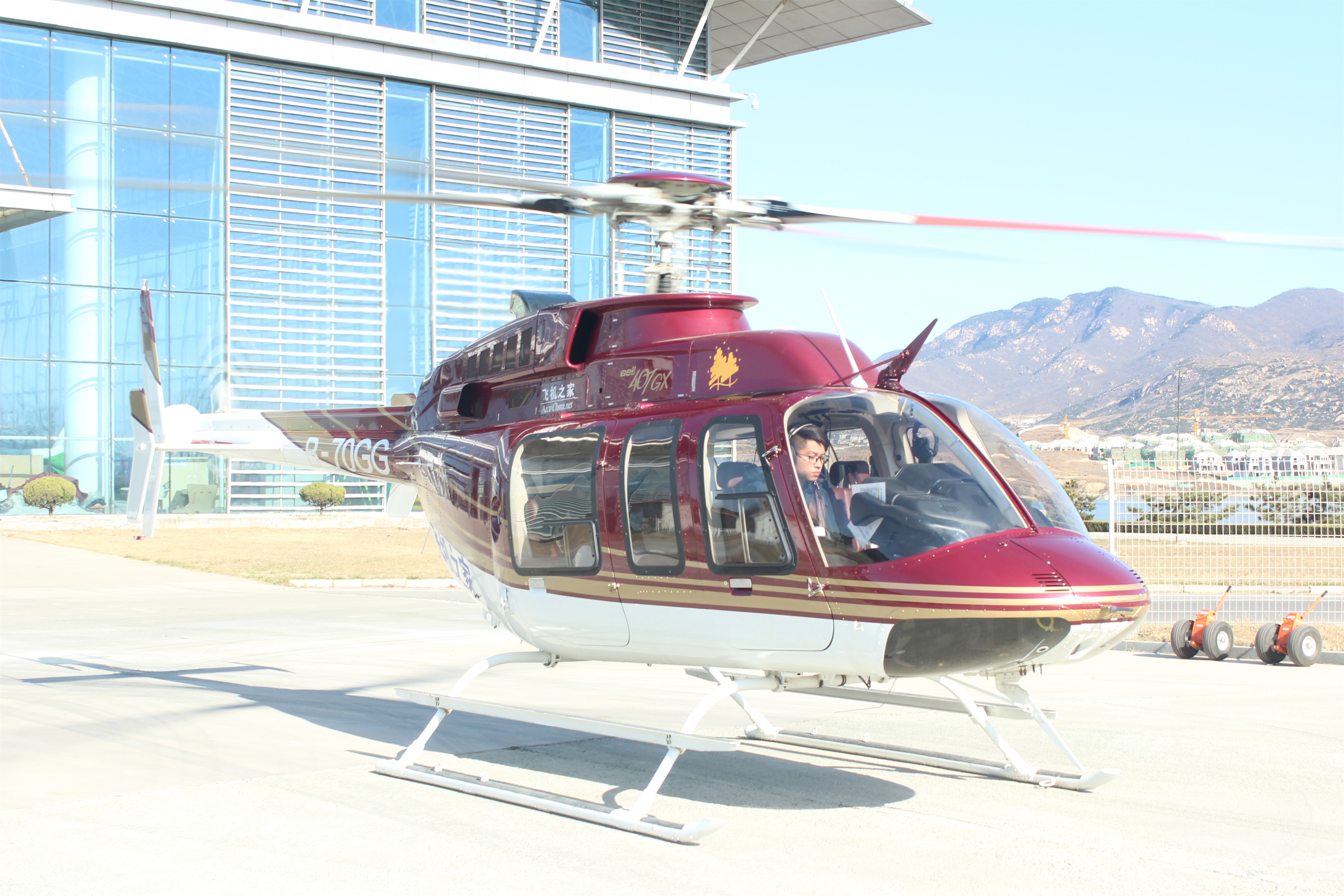 高端大气上档次的商务版贝尔bell407gx直升机