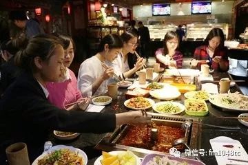 [提醒]团伙偷窃声东击西:火锅店一声吼 食客一扭头 手机丢了