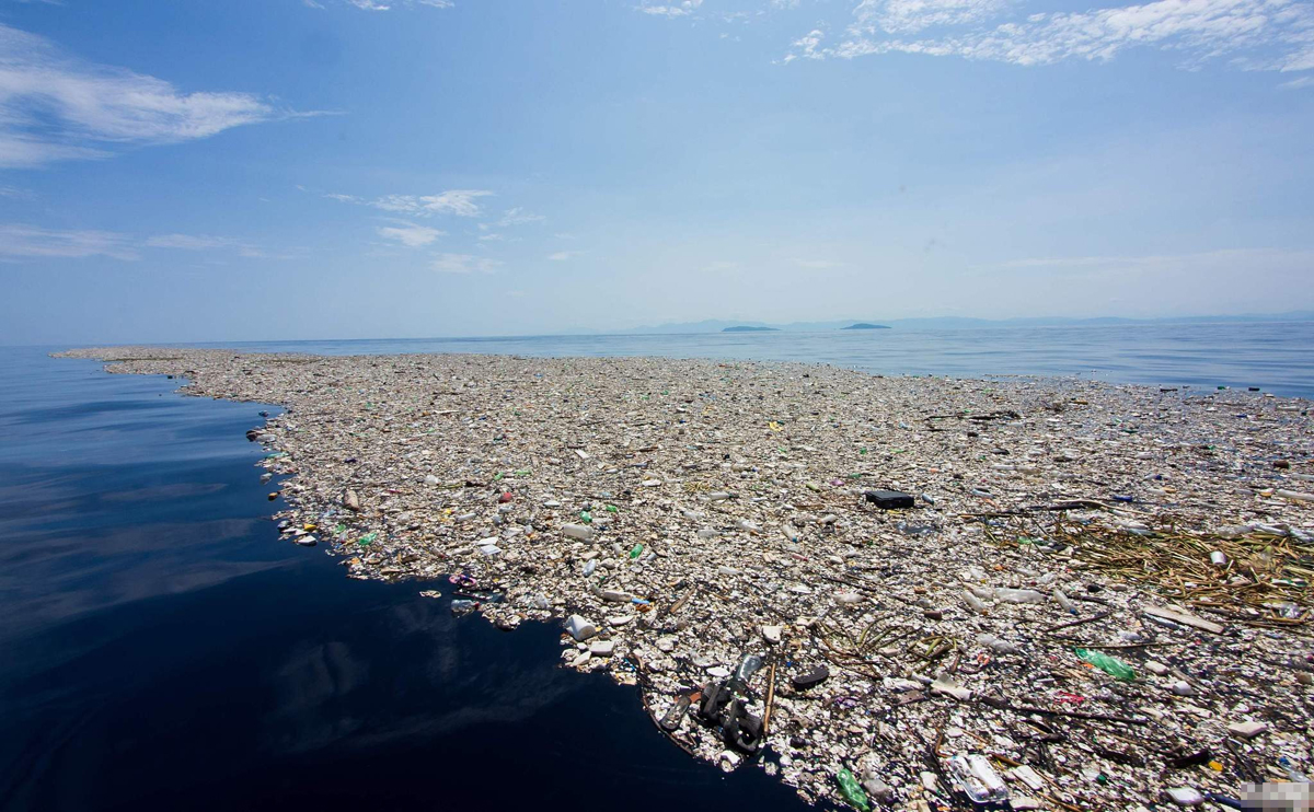 加勒比海岛现塑料海洋 潜水胜地成垃圾场触目惊心