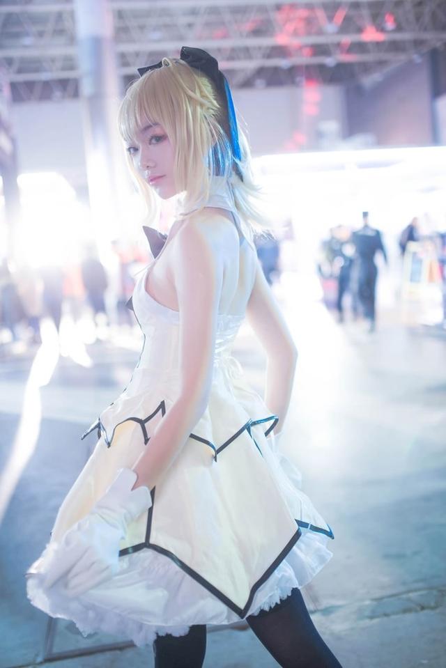 cosplay美少女场照saberlilycos正片革子地球人