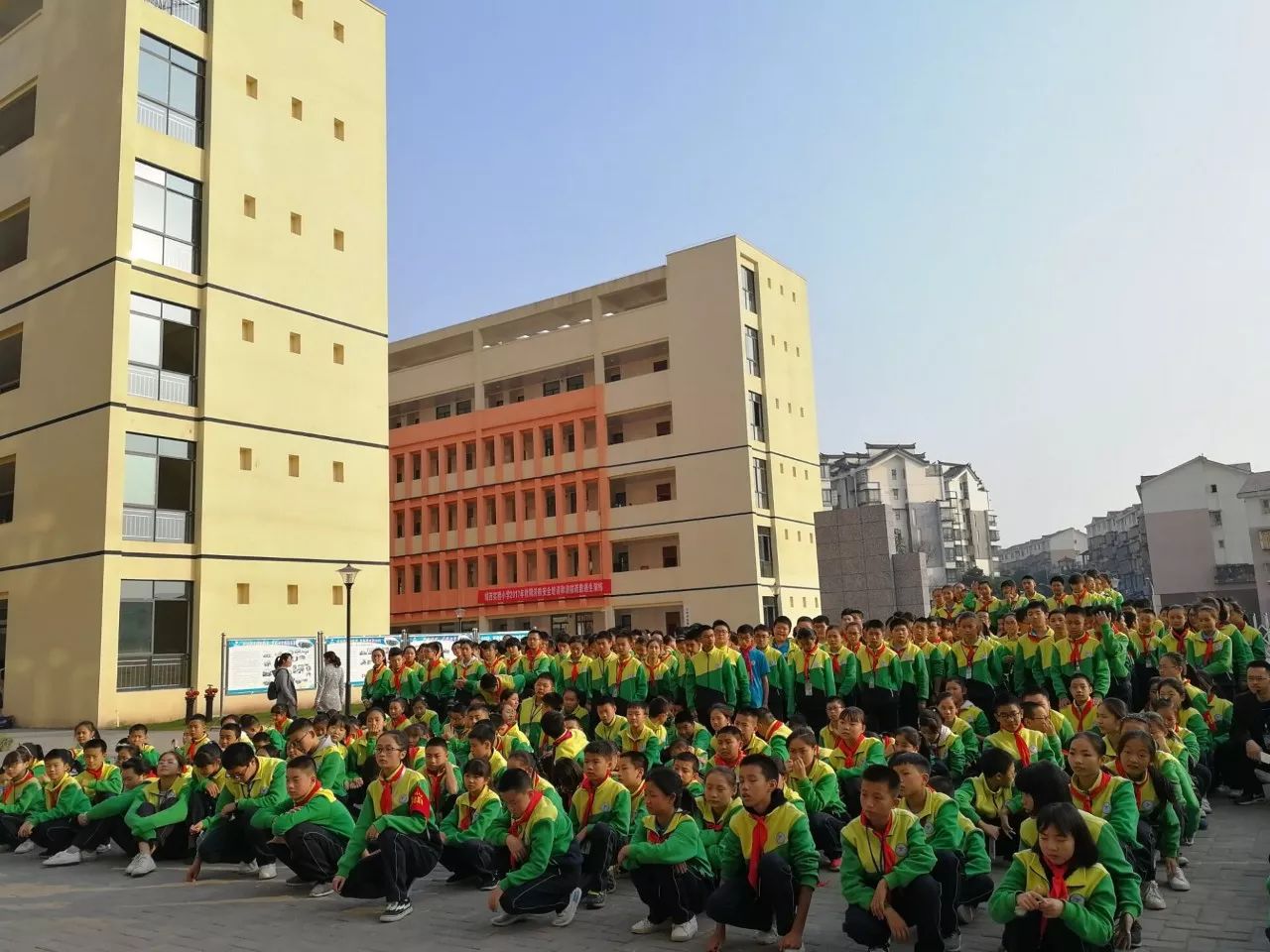 安全始于心平安重在行泸州七中校园安全活动报道