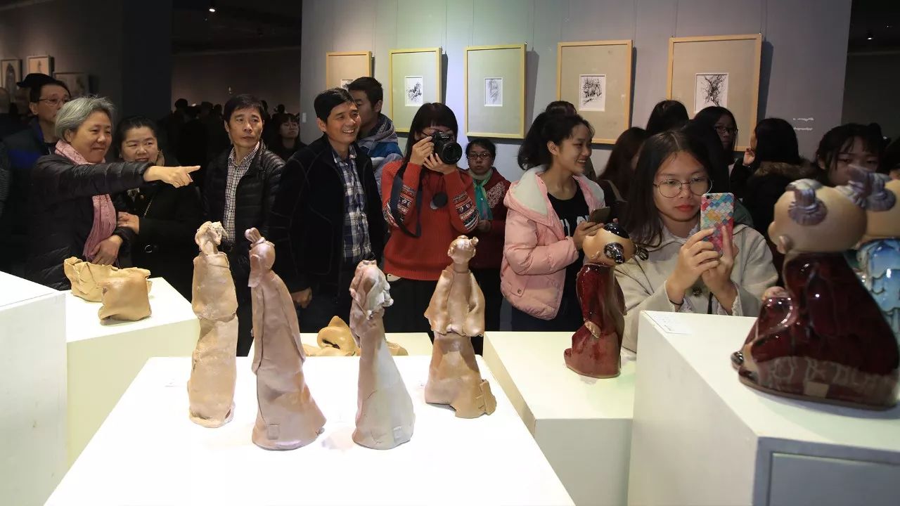 江西本土首次个人雕塑大展举办,吴翘璇作品展今日在省美术馆开幕