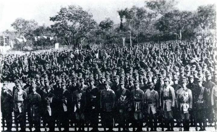 1945年2月5日,新四军在长兴槐坎温塘村举行苏浙军区成立大会