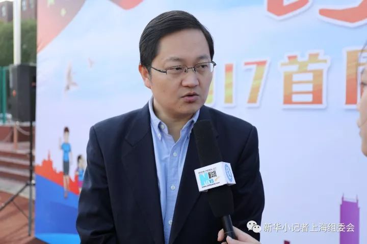 图为共青团松江区委员会书记丁汀