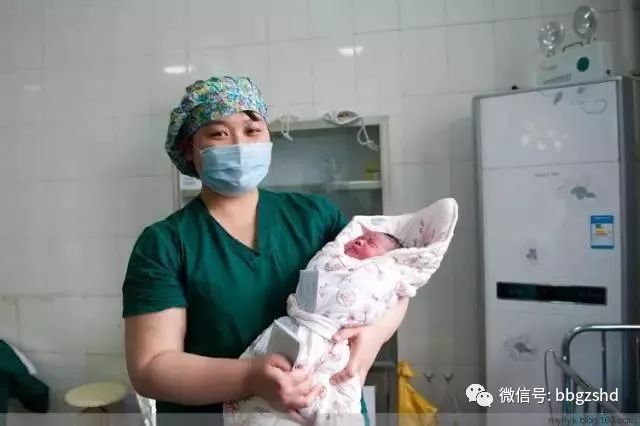 【孕妈宝典】100张剖腹产过程照片,看完才知道生孩子