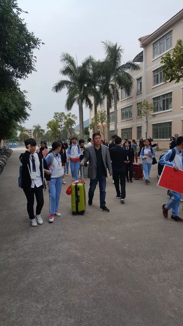 【附现场视频】愿金堡中学越来越好,带领韩国学生去了金浦还有潮阳