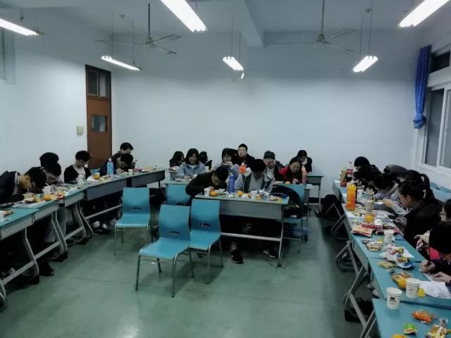 记b17历史班心理班会暨茶话会