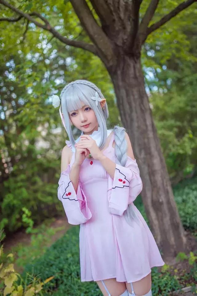 cosplay白丝足控福利 艾米莉娅 从零开始的异世界生活 返回搜