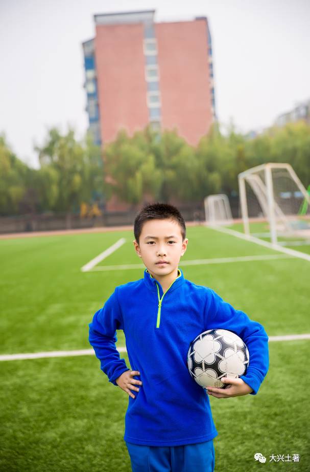 飞扬的红领巾丨照片还能这么拍大兴旧宫镇第一中心小学少先队员风采