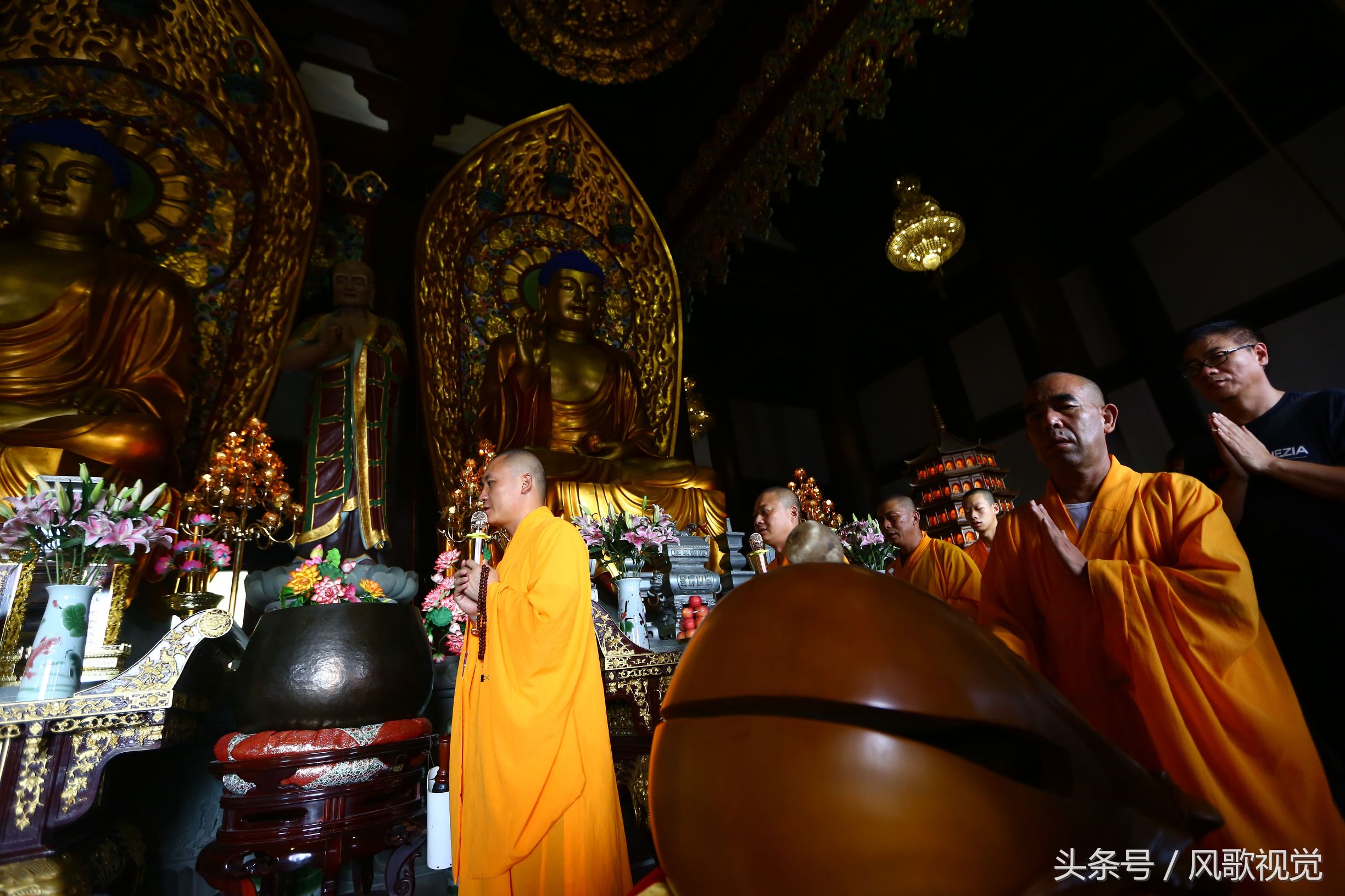 三亚千人冬季朝圣祈福,僧众诵经洒净,满满的吉祥殊胜!