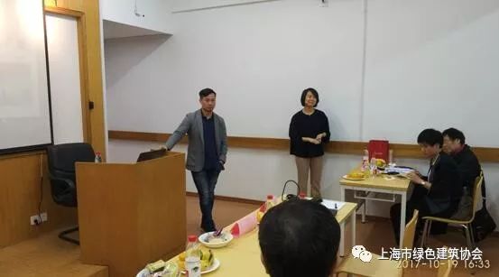 关仲文先生分享了曼佳美照明的发展历史,强调了绿色