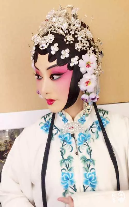 不拘一格育桃李,清香漫卷逸芬芳——豫剧表演艺术家