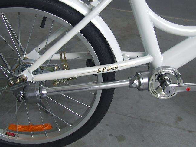 皮带传动自行车 但这两种自行车相比传统自行车,都具有比较致命的